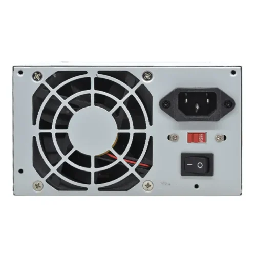 FUENTE DE PODER 700W – Conexiones SATA/IDE, 200W reales, interruptor, 115V